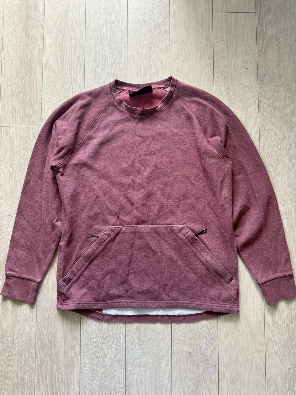Levi Strauss & Co. Faded Red Zip Pockets Crewneck Sweatshirt Women’s Size Medium